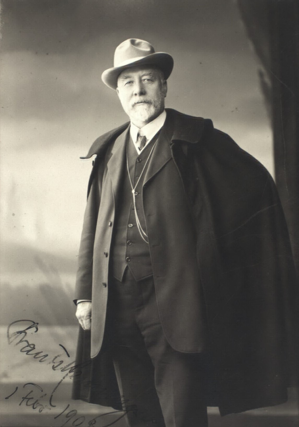 Portrait of Frants Henningsen