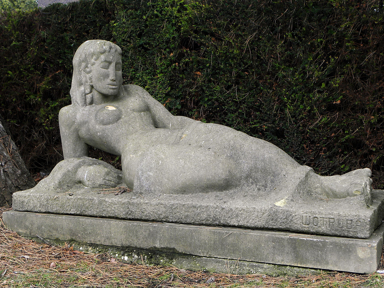 Grave of Selma Halban-Kurz by Fritz Wotruba
