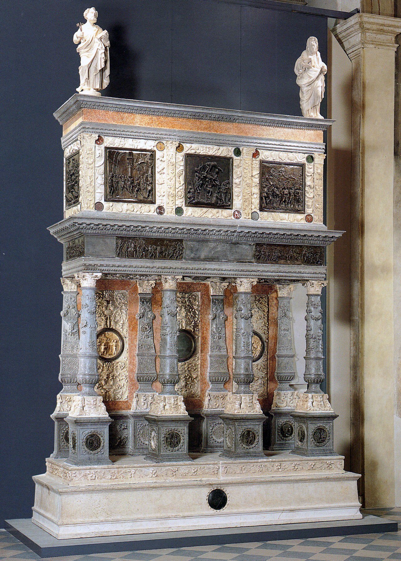 Mausoleo Martinengo by Gasparo Cairano