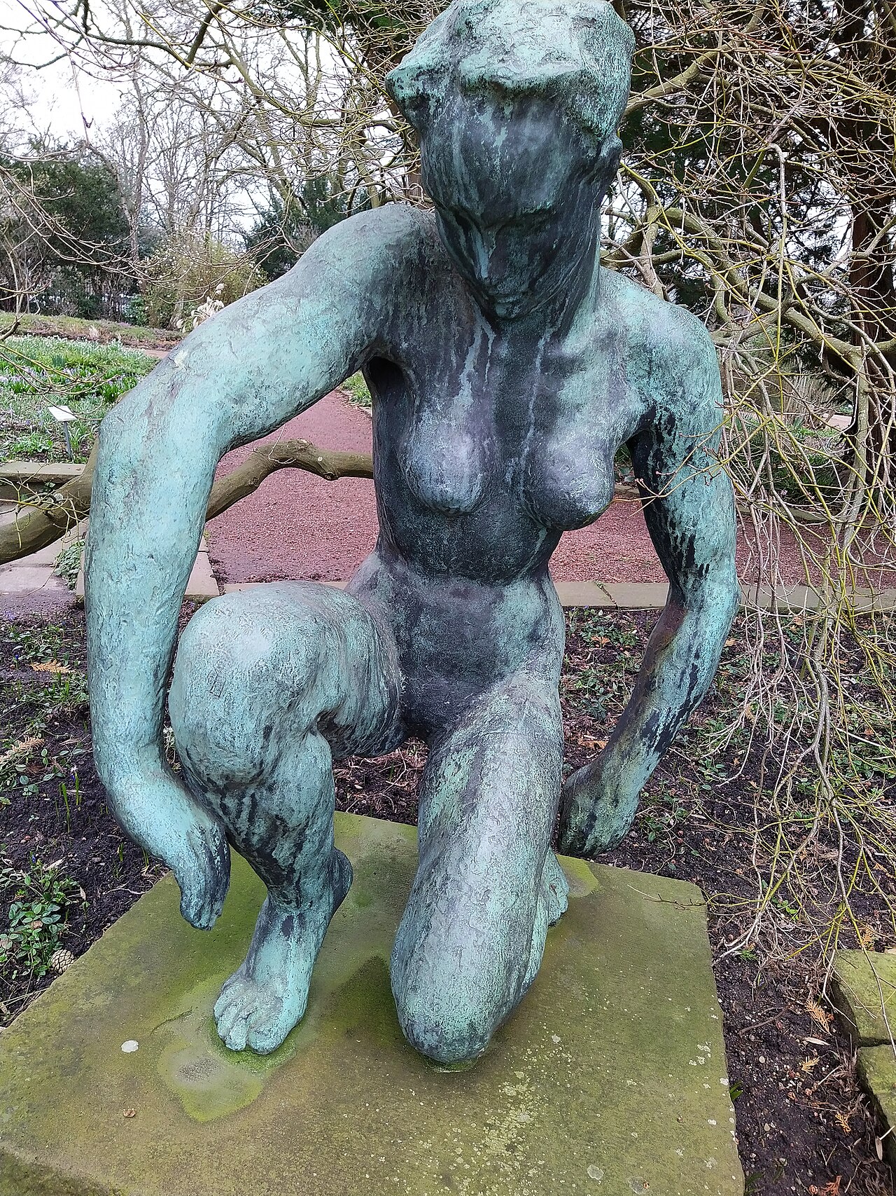 Kniende by Georg Kolbe