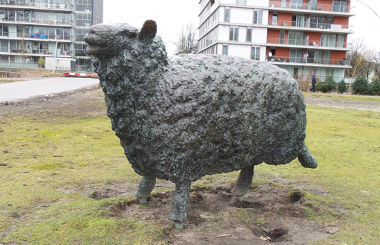 Schaap met vijf poten by Gerrit Bolhuis