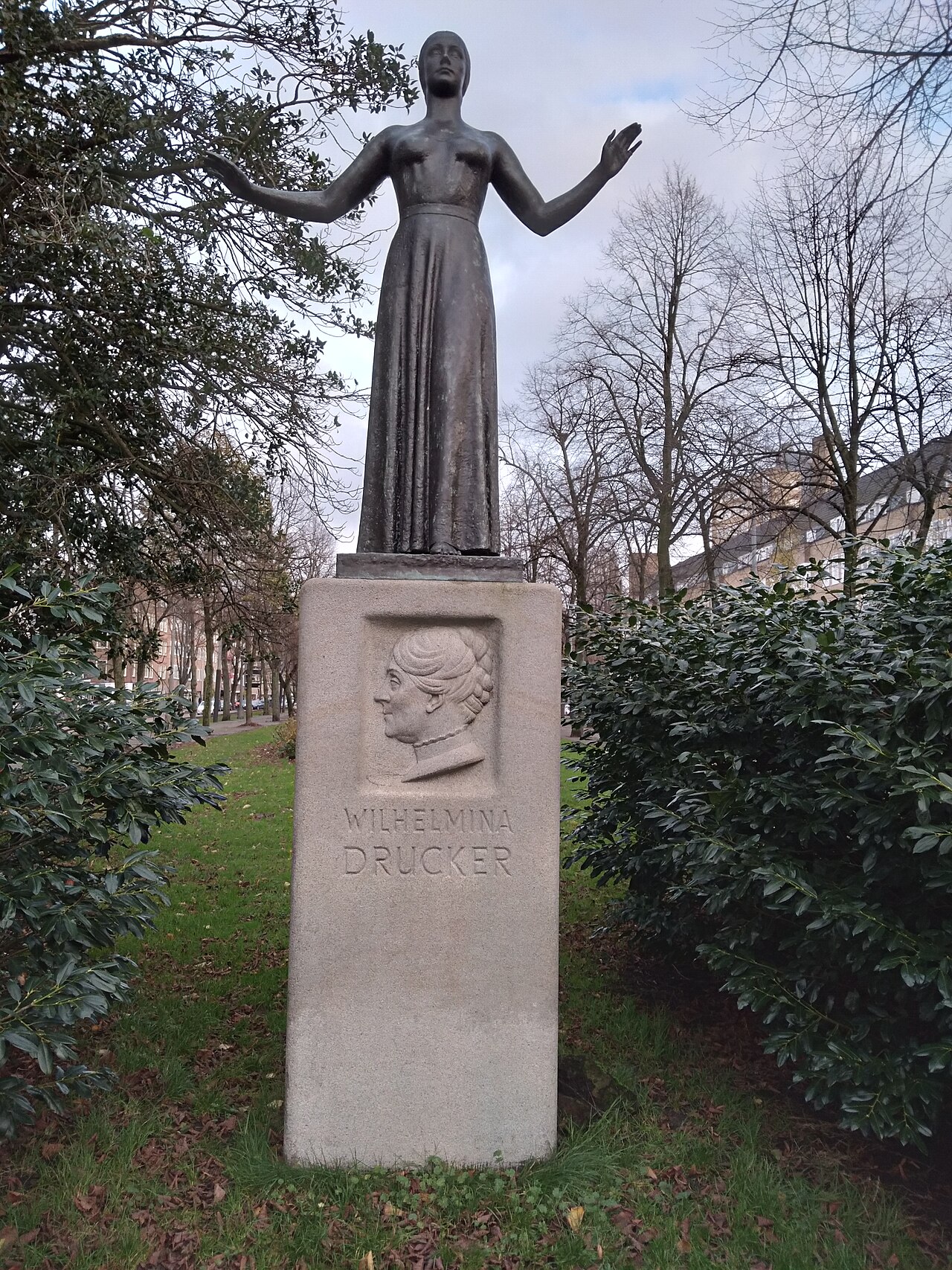 Wilhelmina Drucker-monument by Gerrit van der Veen