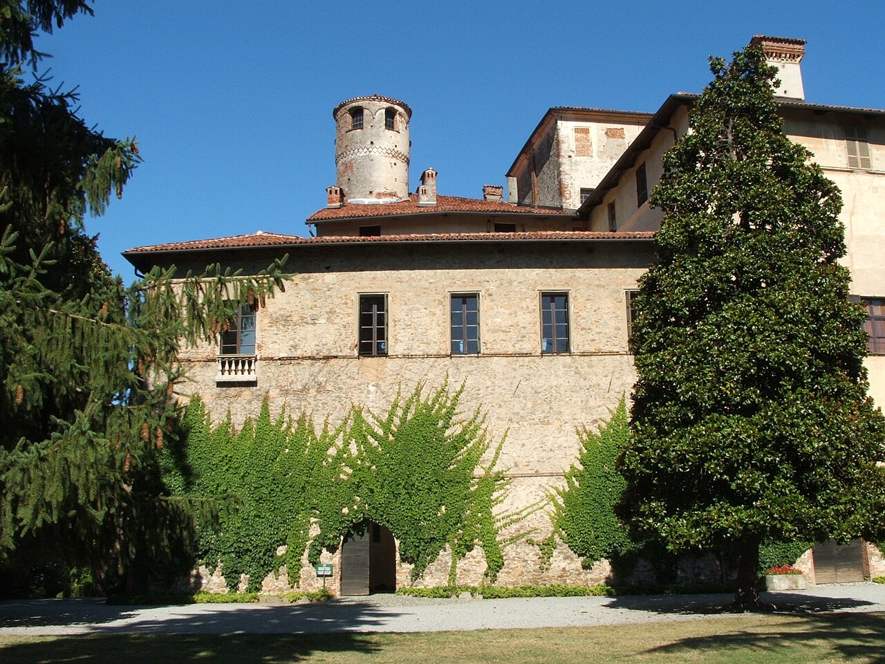 Castello della Manta by Giacomo Jaquerio