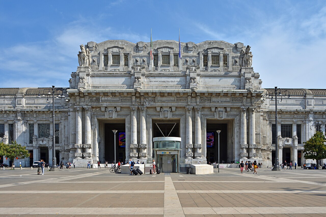 Milano Centrale railway station by Giannino Castiglioni