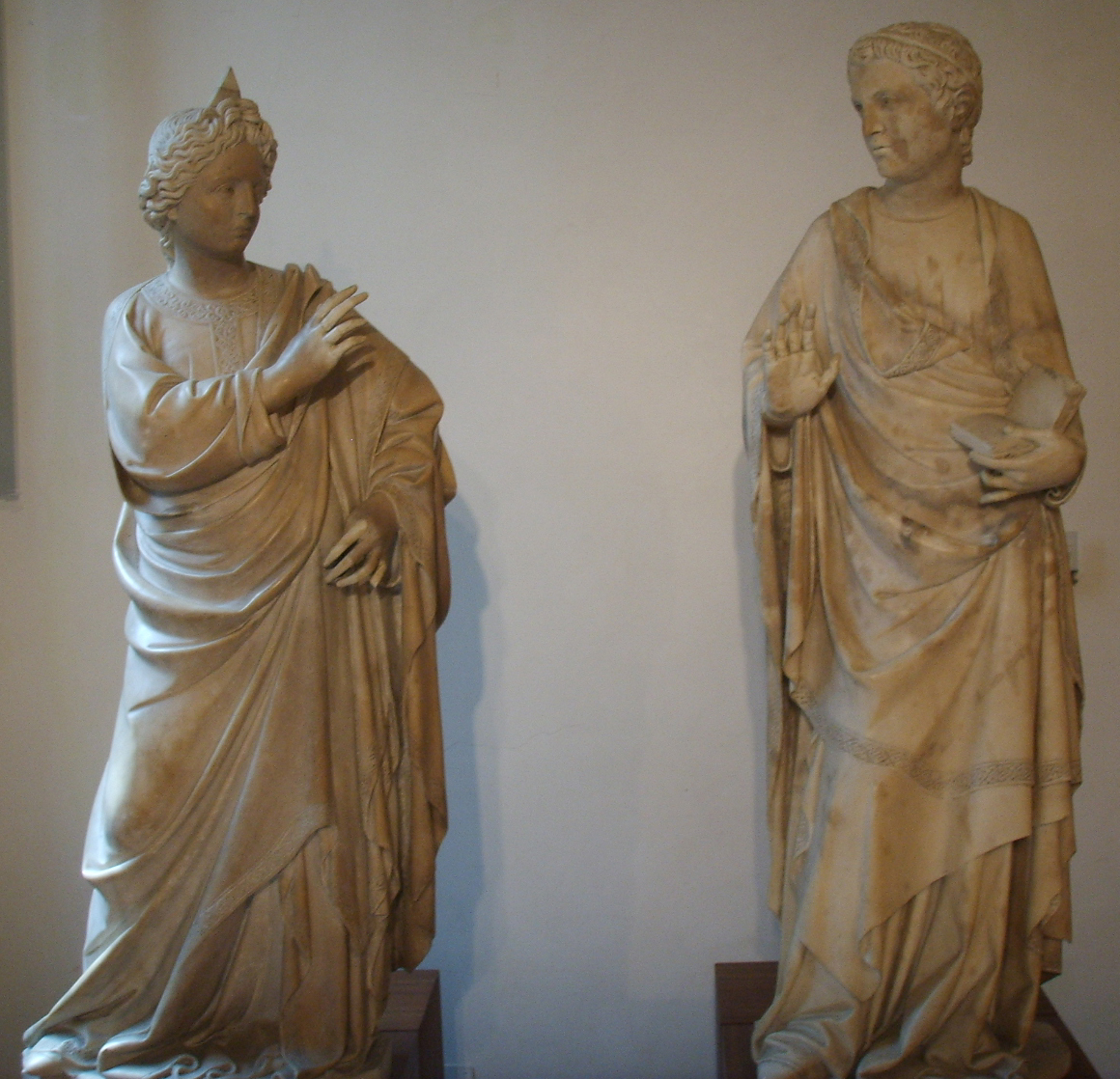 Angel and Virgin Annunciate by Giovanni d'Ambrogio
