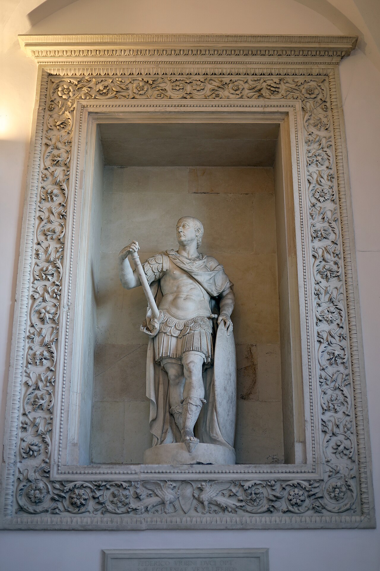 Statua di Federico da Montefeltro by Girolamo Campagna