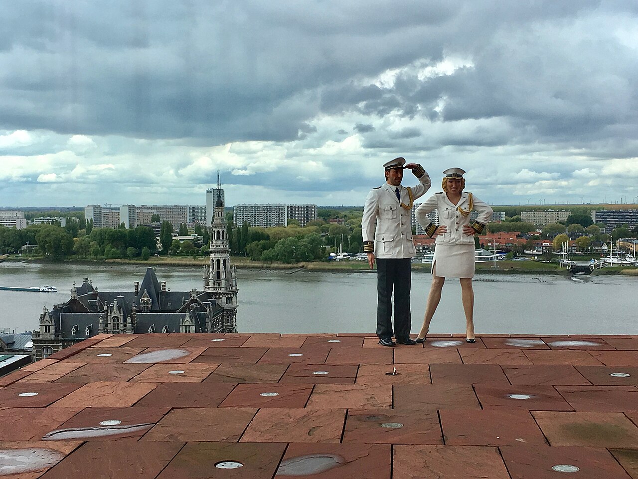 Saluting Admiral Couple by Guillaume Bijl