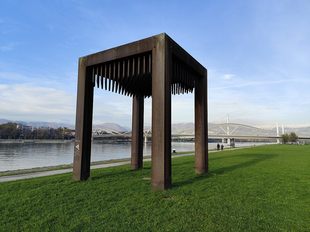 Tisch der Austreibung by Günther Uecker