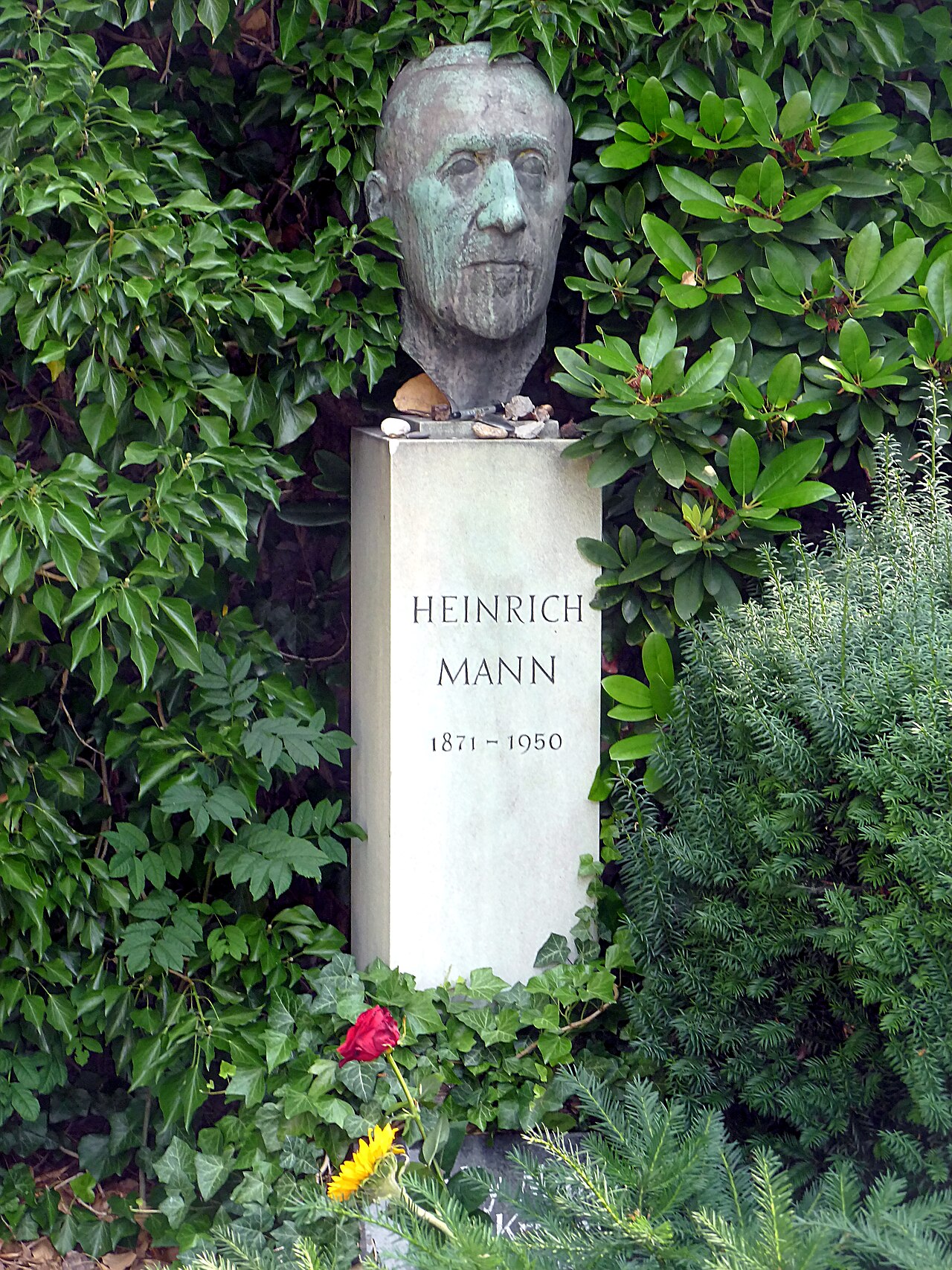 Bust Heinrich Mann by Gustav Seitz