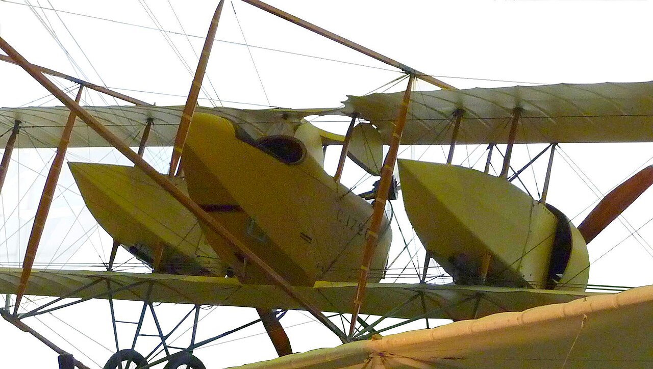 Musée de l'Air by Gustave Michel