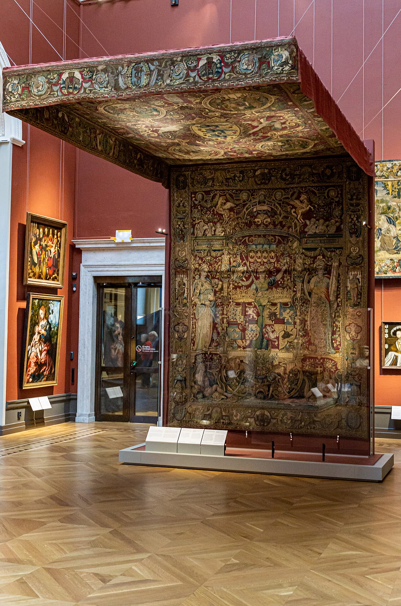 Frederick II's canopy by Hans Knieper