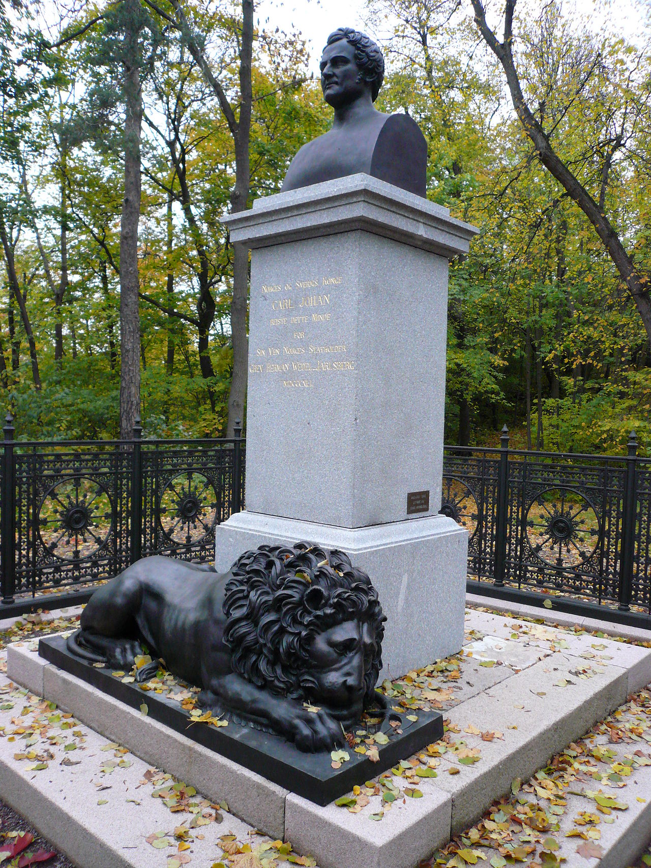 Wedel-Jarlsbergmonumentet by Hans Michelsen