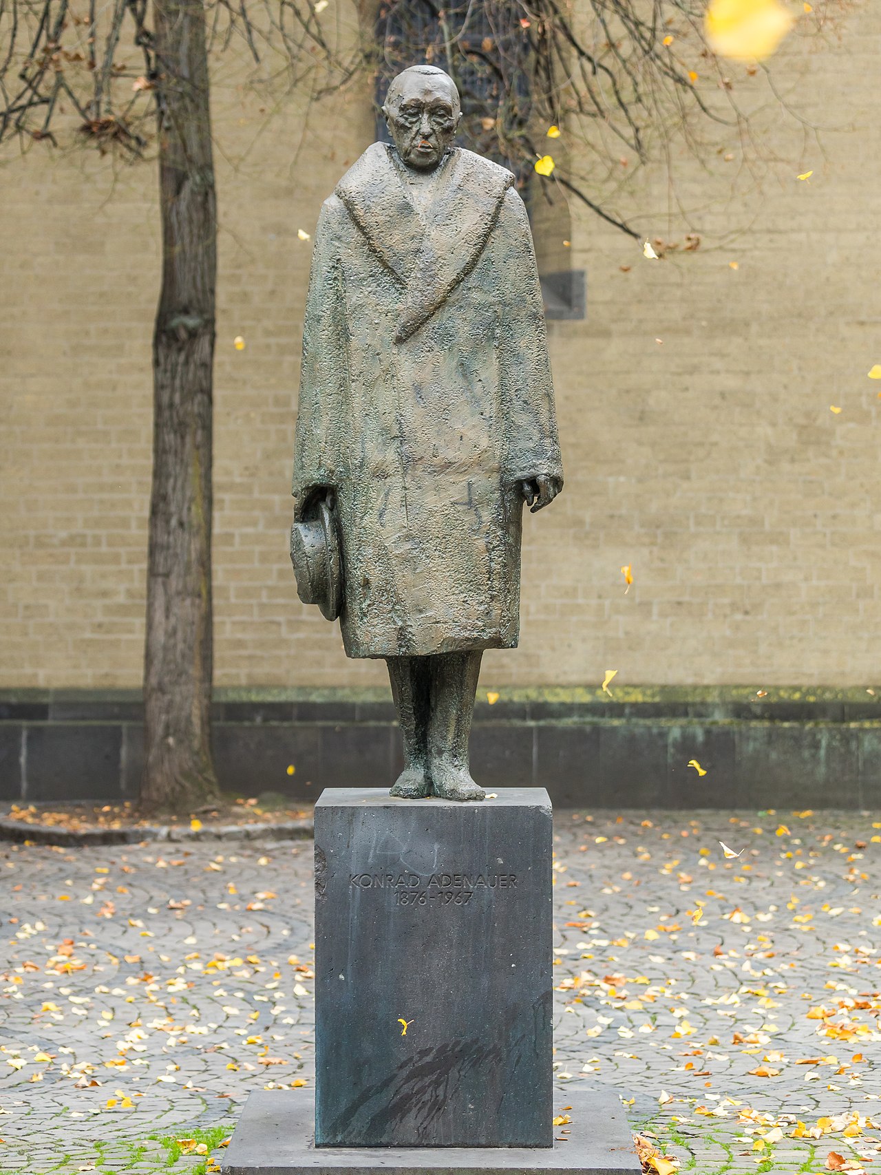 Konrad Adenauer statue by Hans Wimmer