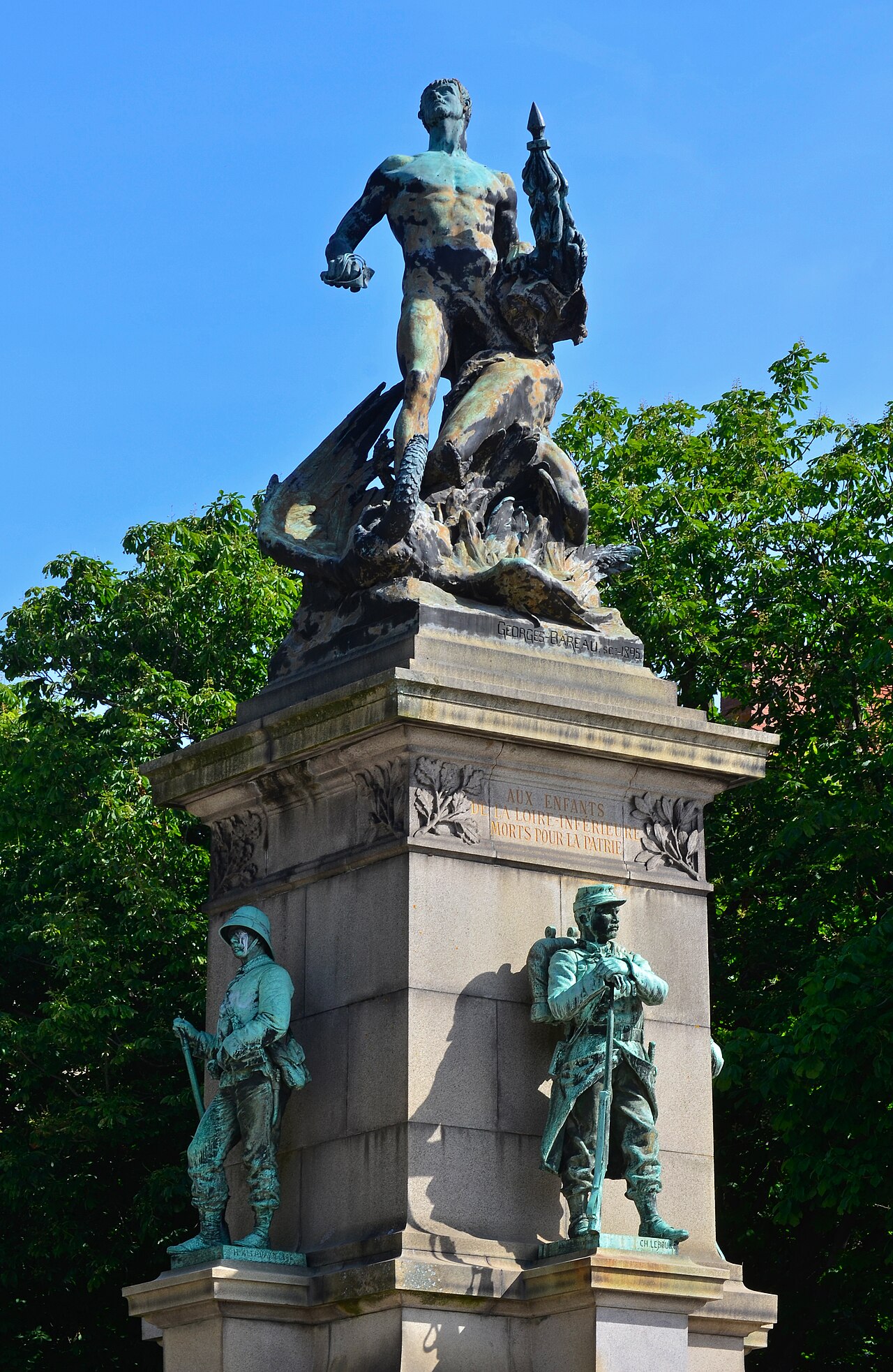 Monument aux morts de la guerre de 1870 by Henri Allouard