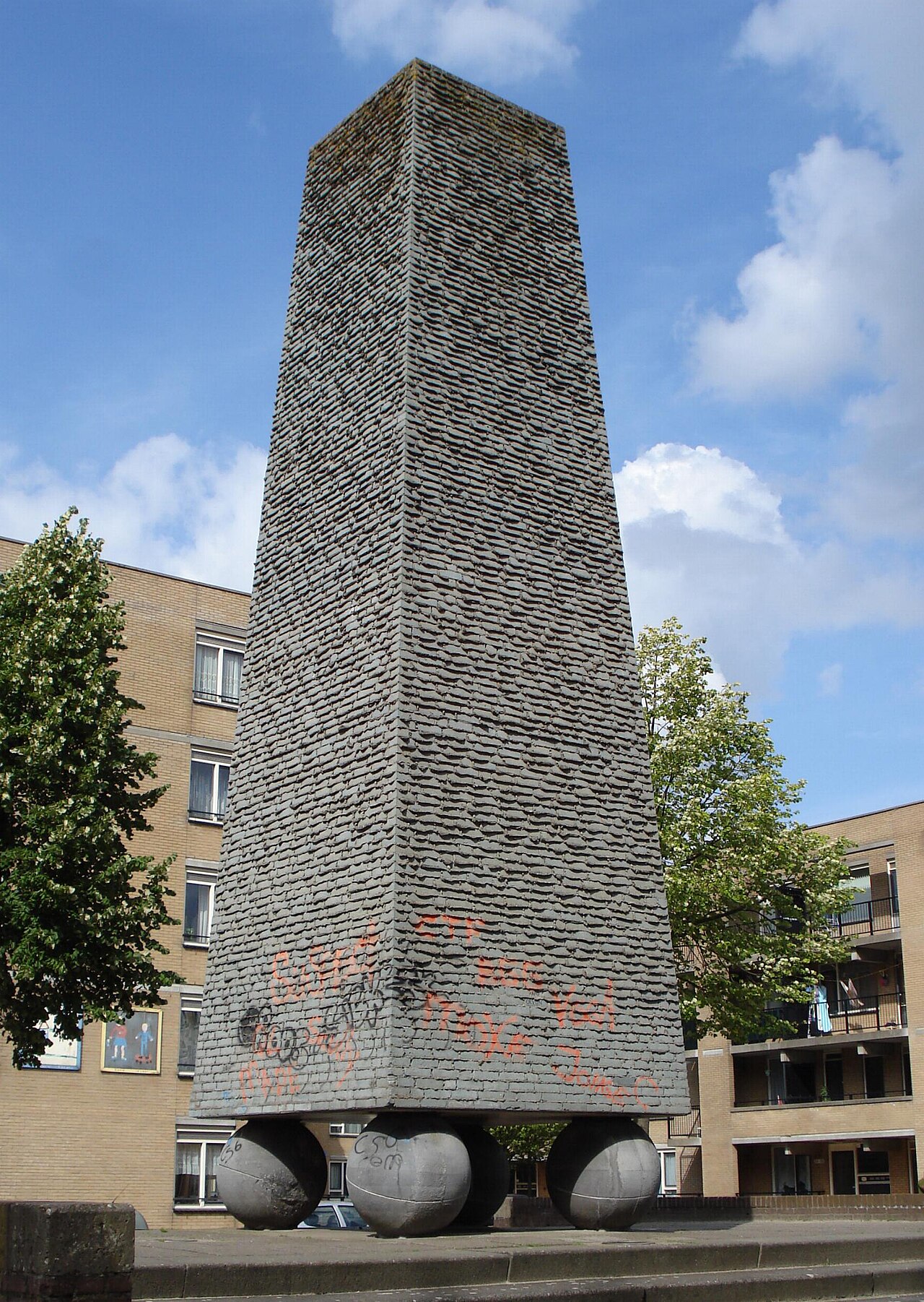 Obelisk by Herman Makkink