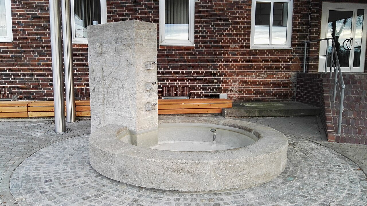Blumenthalbrunnnen by Hermann Blumenthal