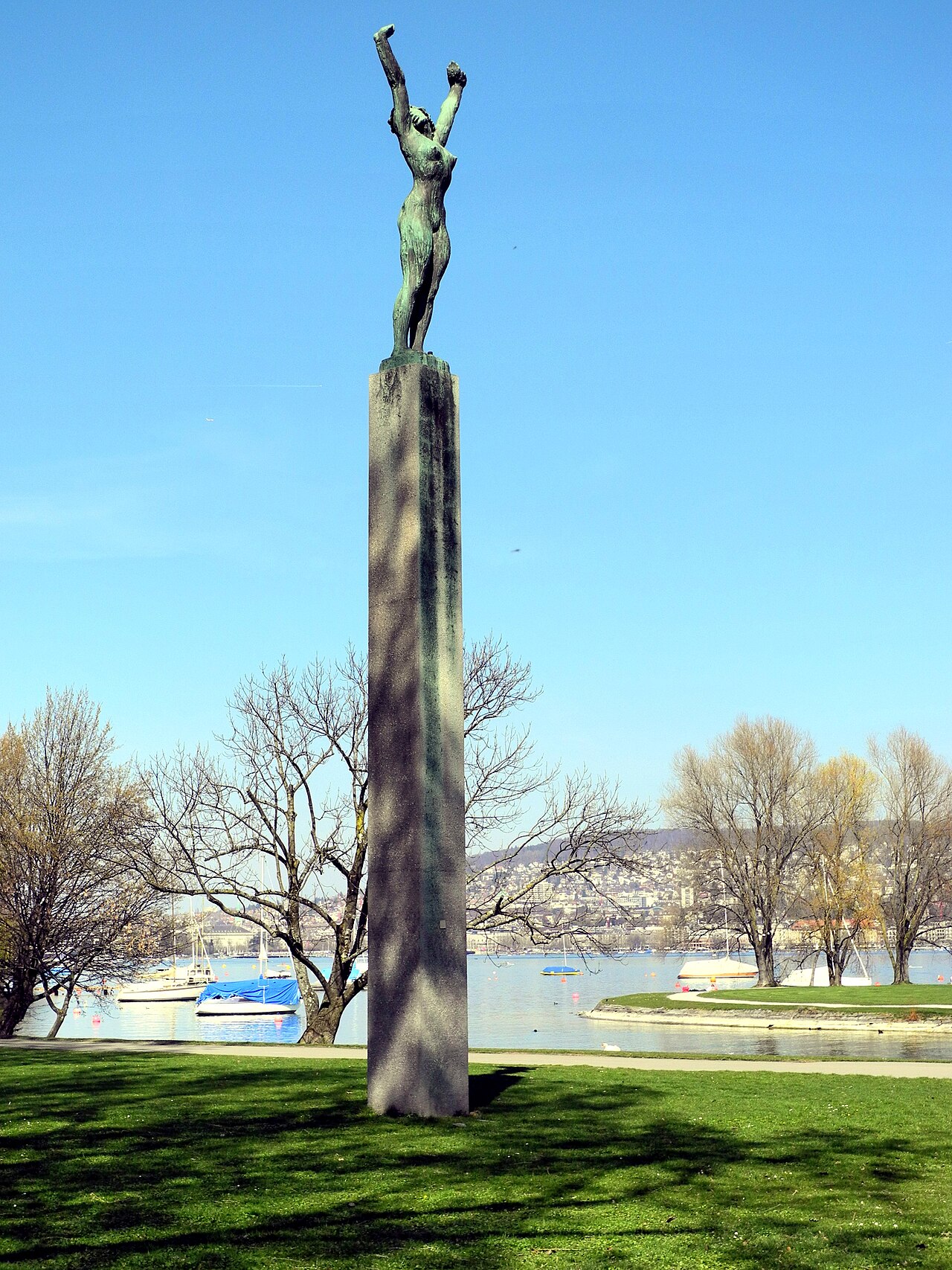 Mädchen mit erhobenen Händen by Hermann Haller