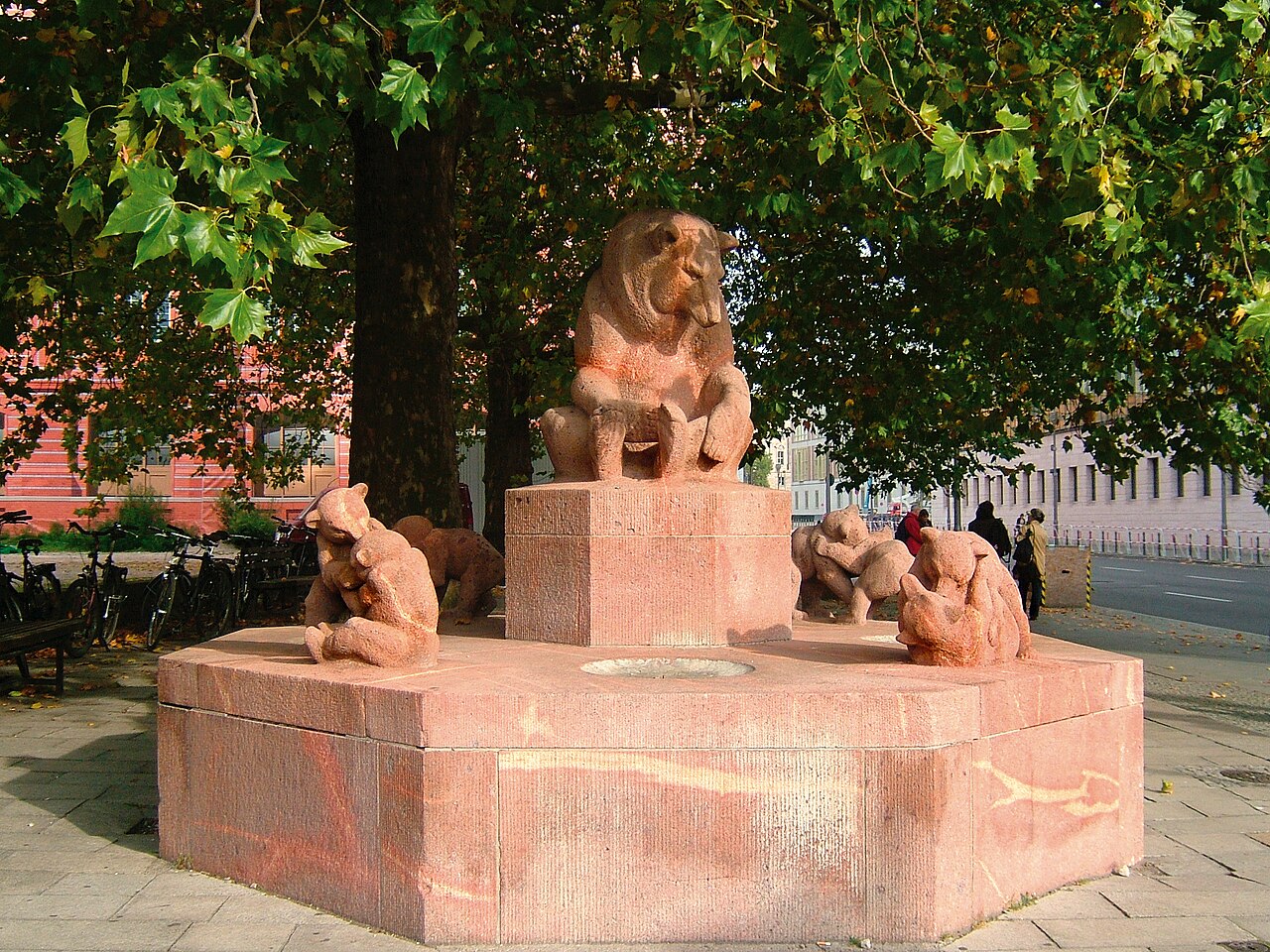 Bärenbrunnen (Berlin) by Hugo Lederer