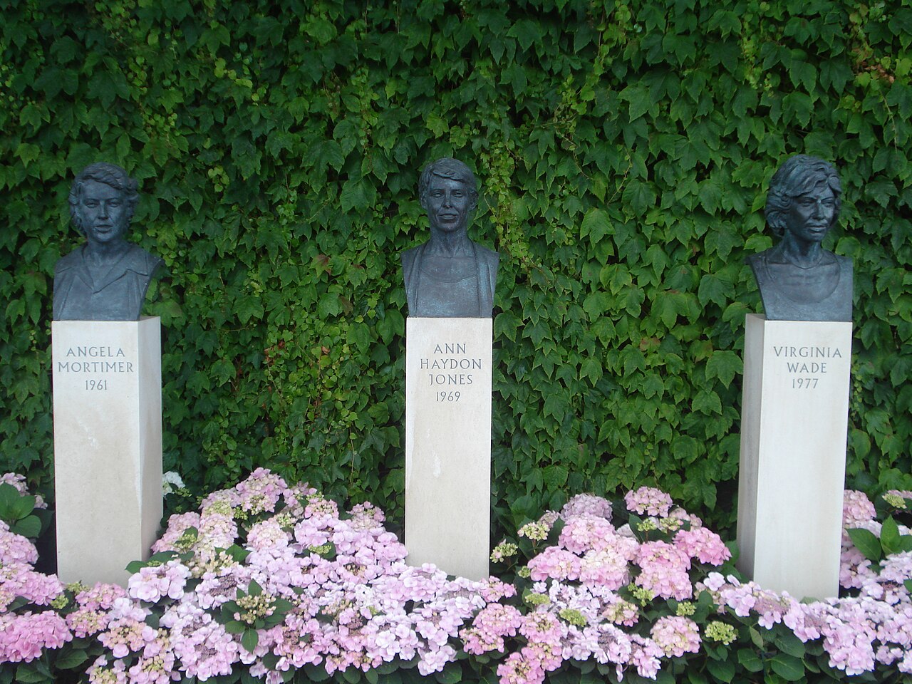 Five Lady Champions Busts by Ian Rank-Broadley