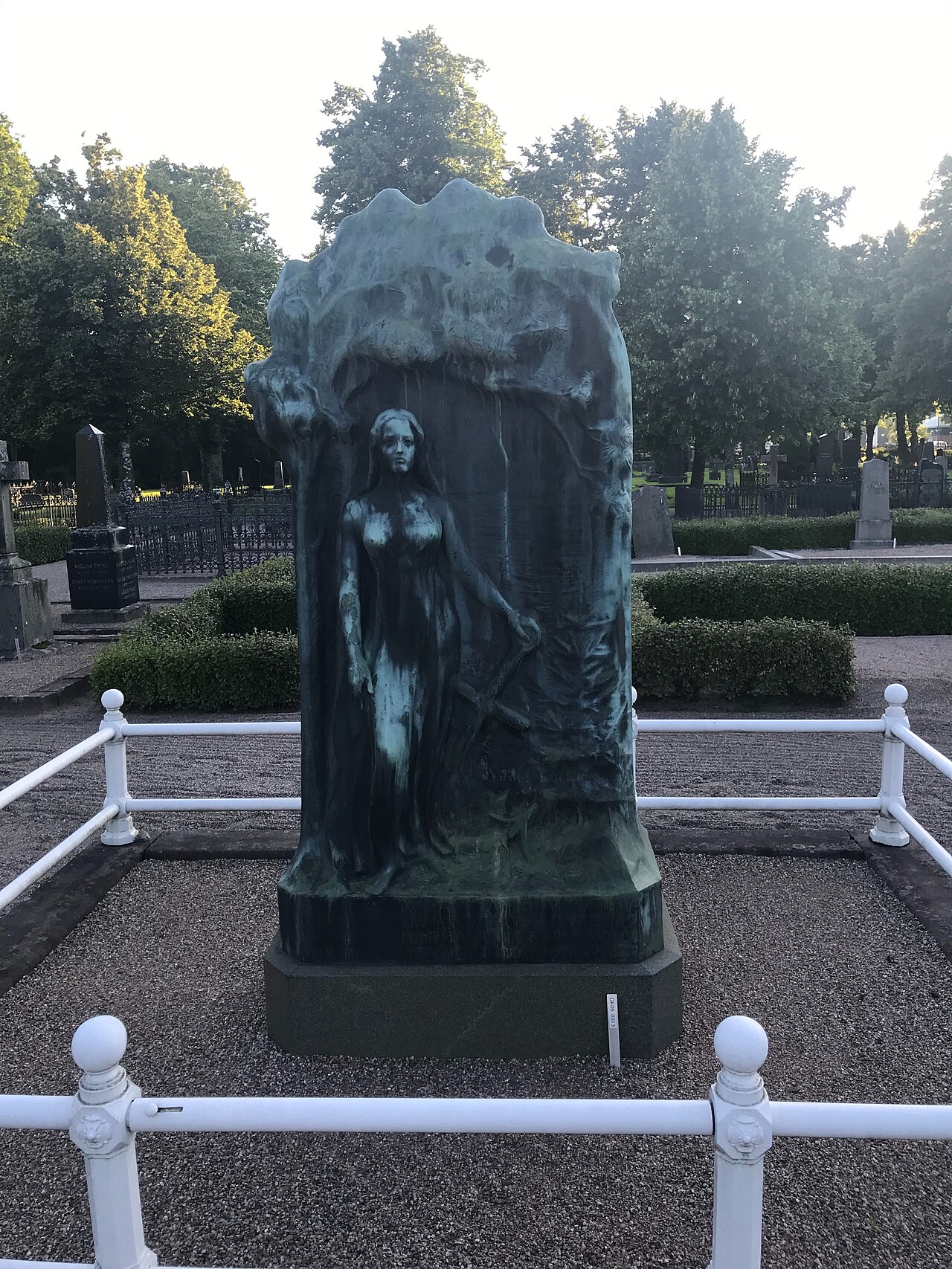 Gravmonument Karolina Själander by Ida Matton