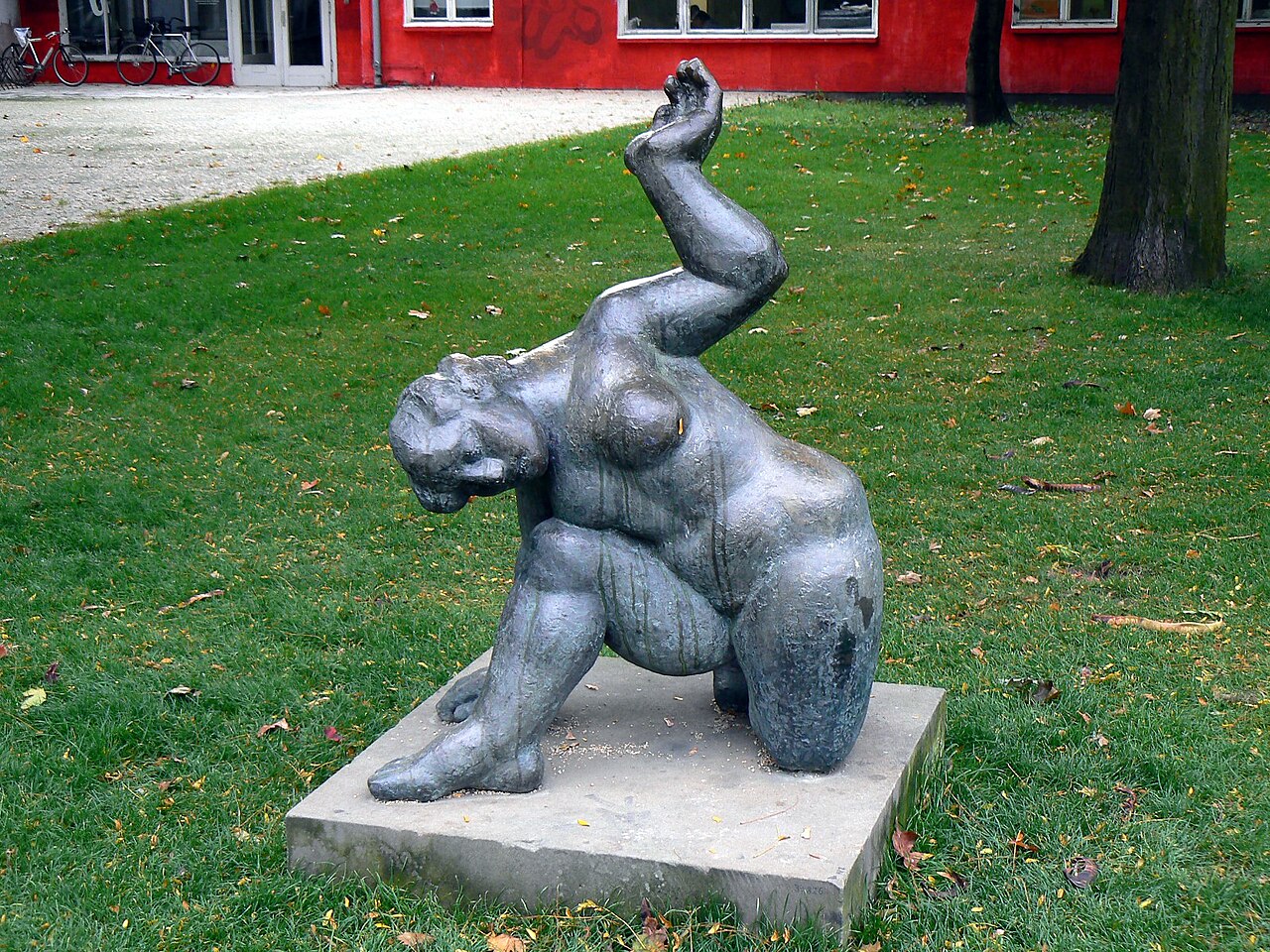 Die Erde by Ingeborg Hunzinger