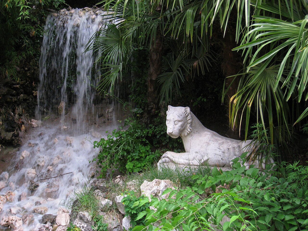 Artificial Mountain of Buen Retiro by Isidro González Velázquez