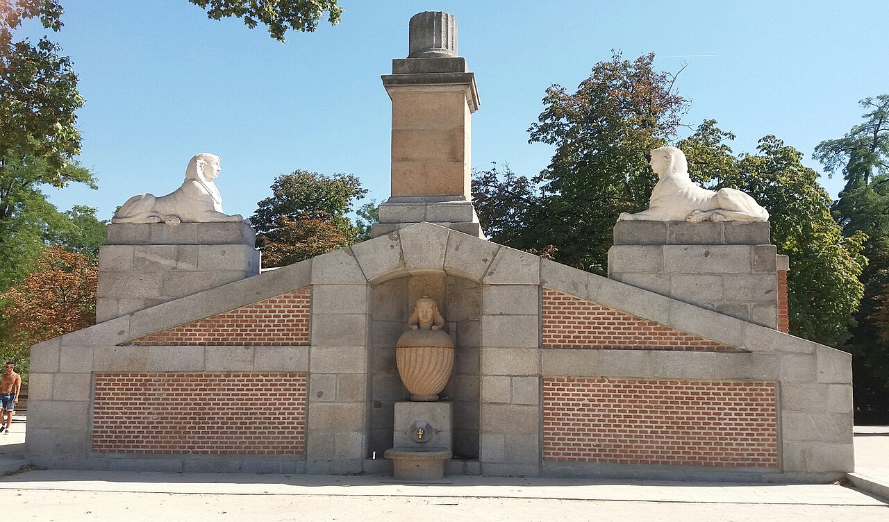 Fuente Egipcia by Isidro González Velázquez