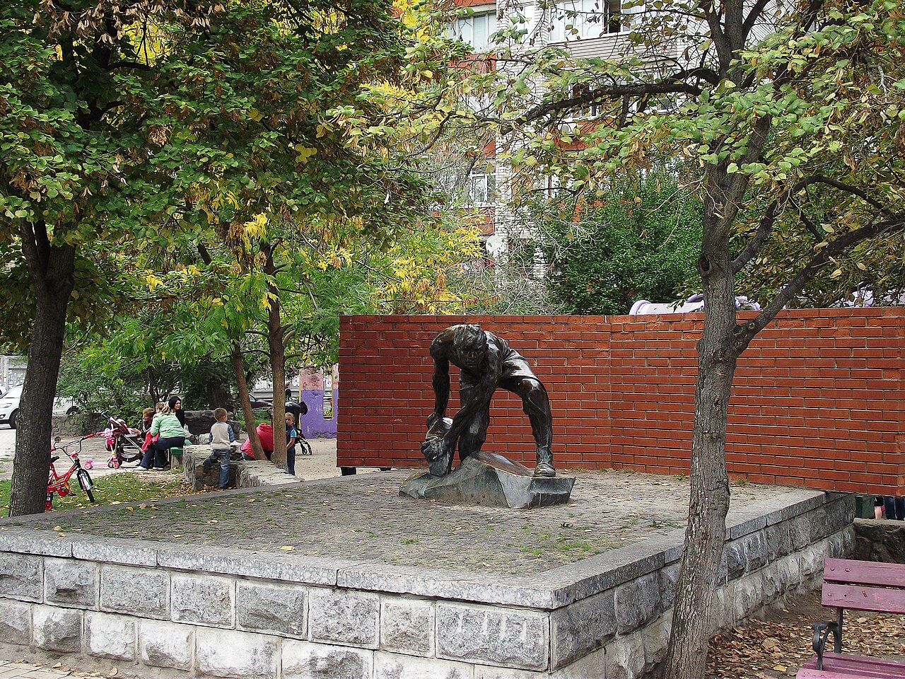 Stone is a weapon of the Proletariat (Kiev cast) by Ivan Shadr