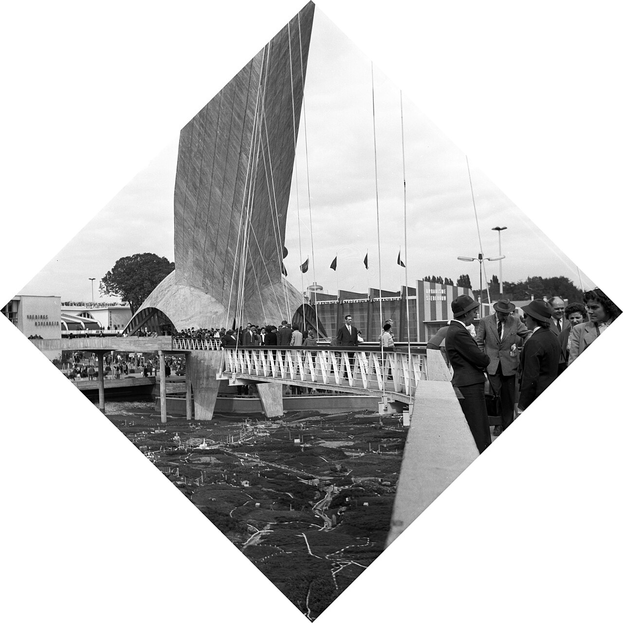 Pavilion of Public Architecture by Jacques Moeschal