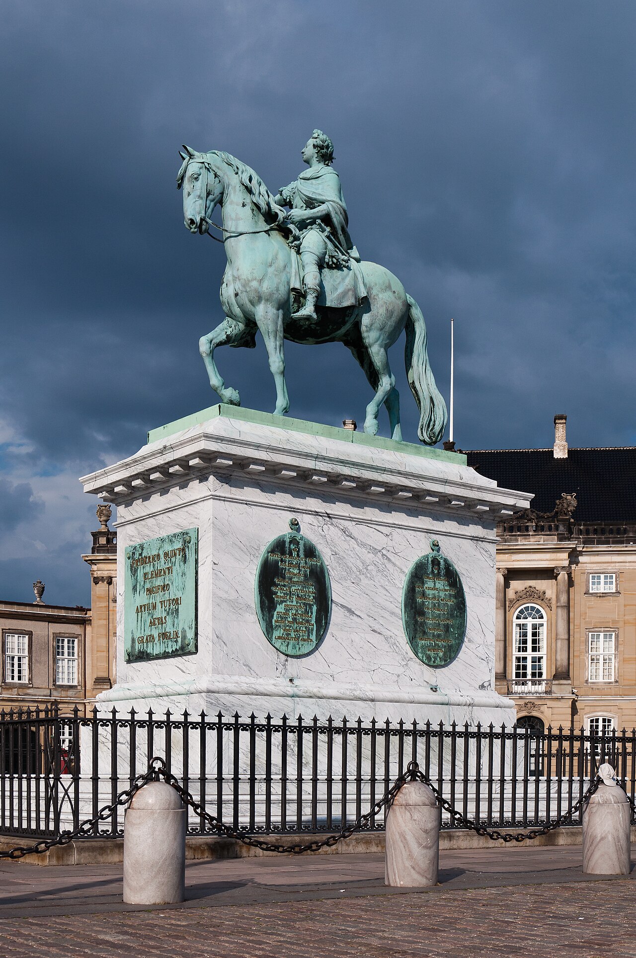 Equestrian statue of Frederick V by Jacques Saly