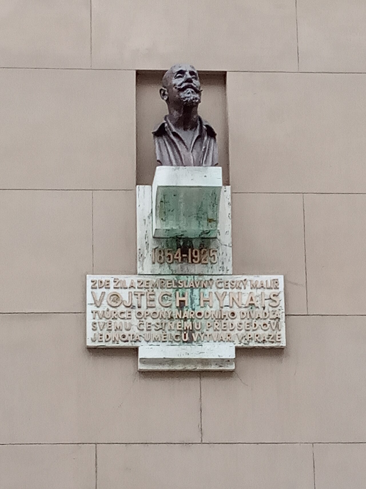 Vojtěch Hynais memorial plaque by Jakub Obrovský