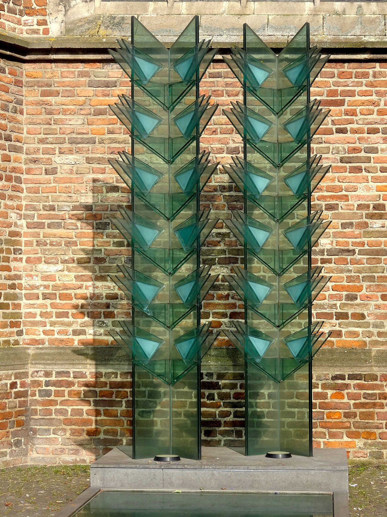 Vredesmonument by Jan Wolkers