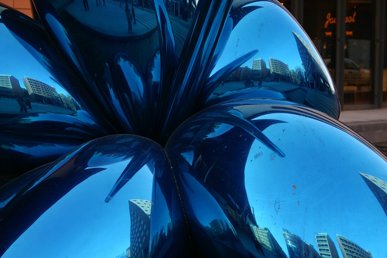 Balloon Flower by Jeff Koons
