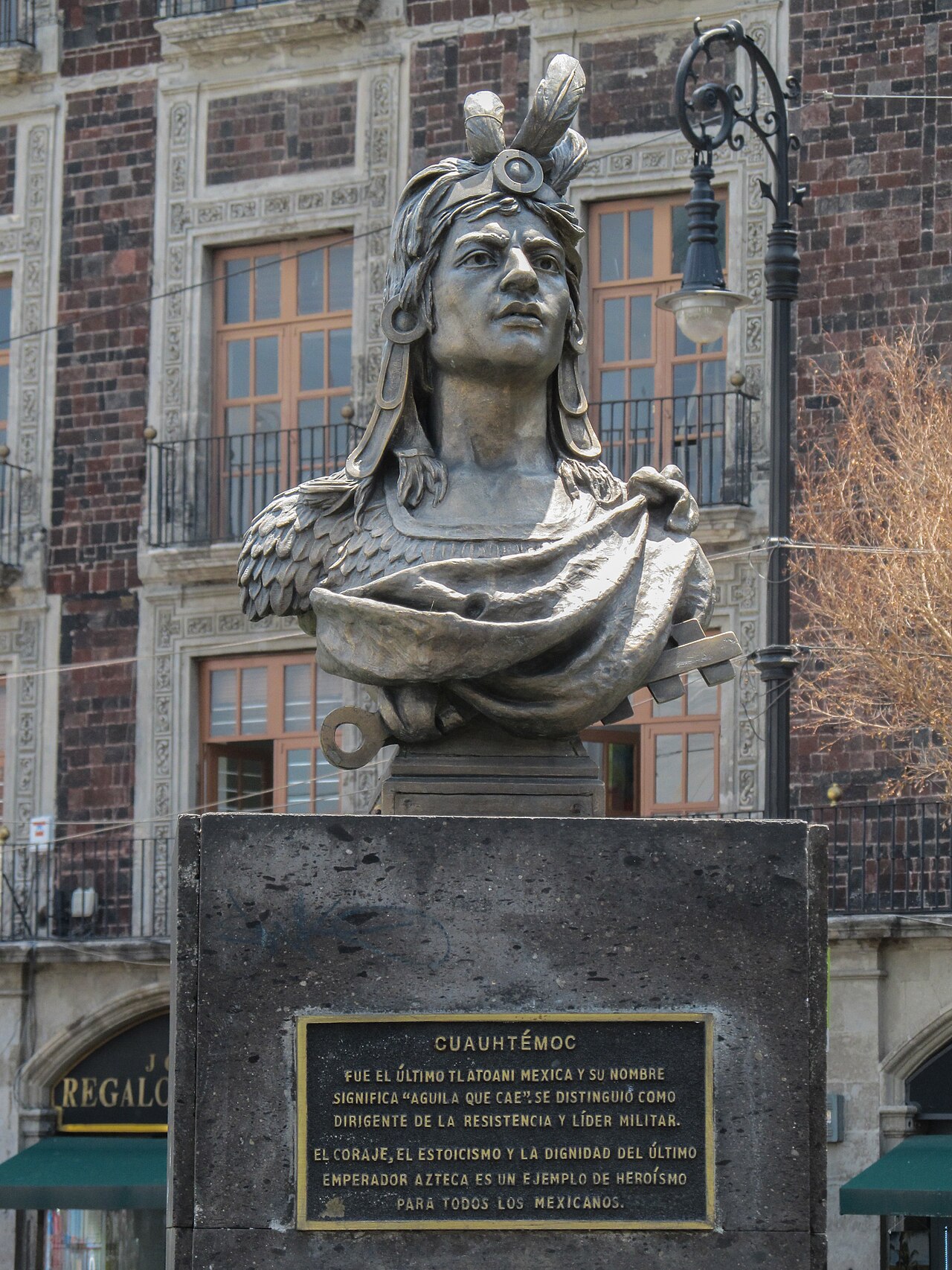 bust of Cuauhtémoc by Jesús Fructuoso Contreras