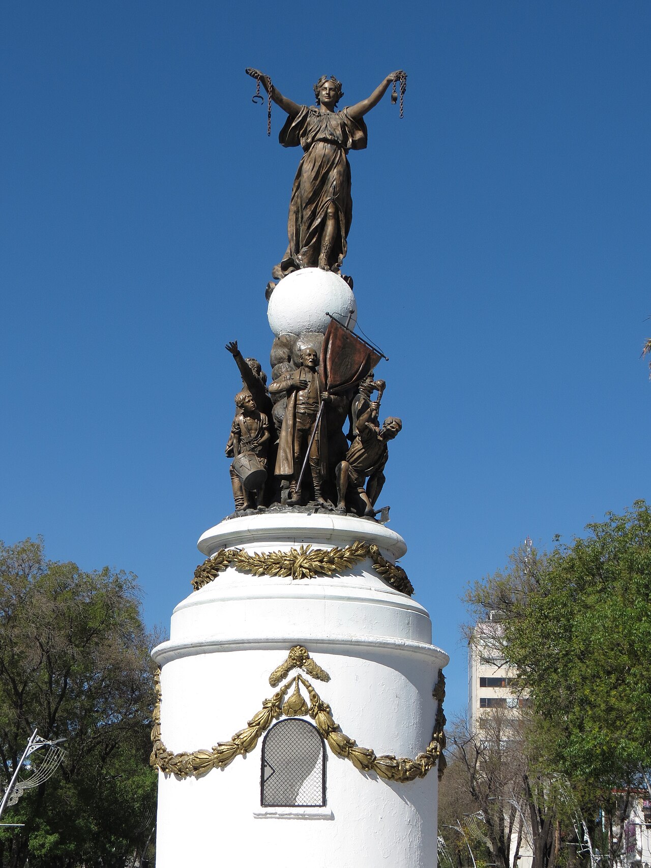 Monumento a los Héroes de la Independencia by Jesús Fructuoso Contreras