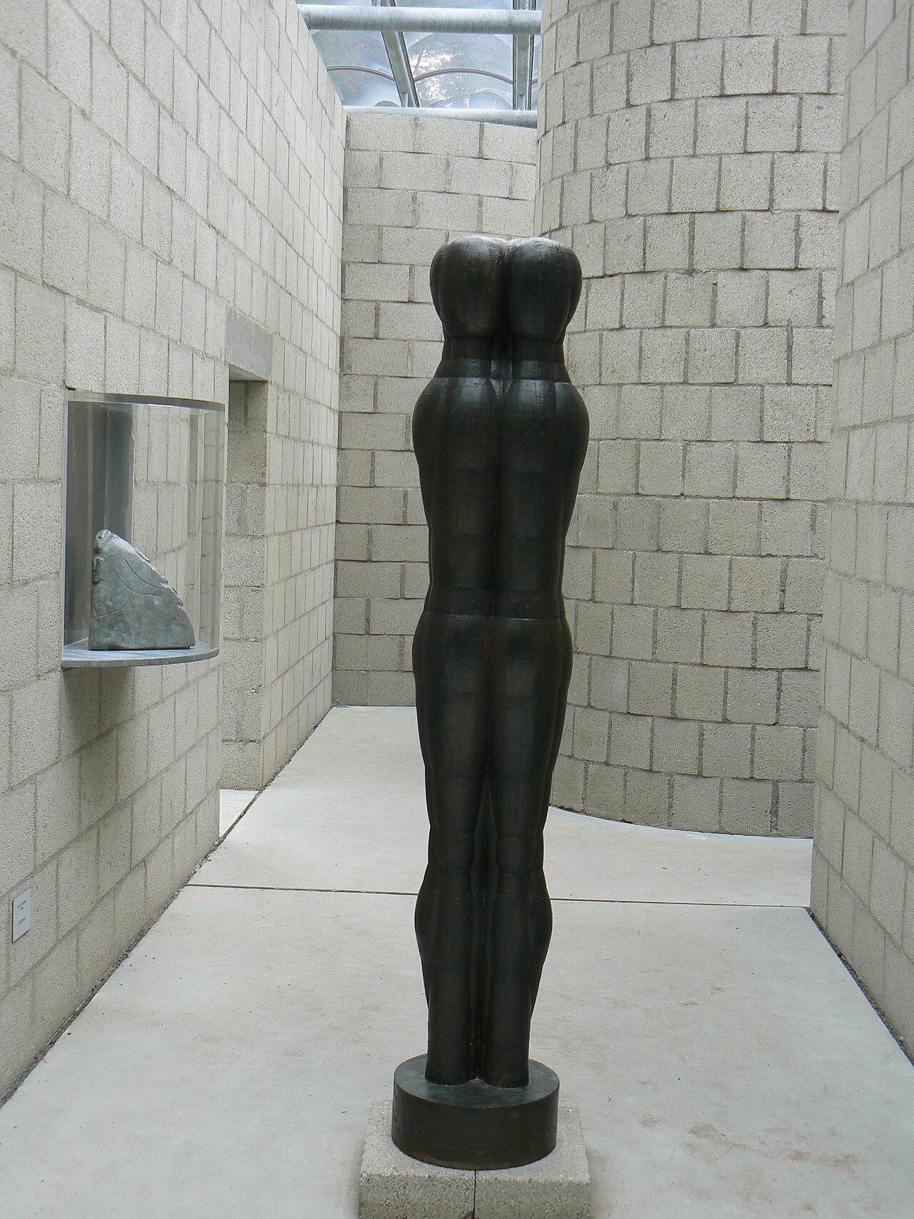 Grosse Figur by Joannis Avramidis