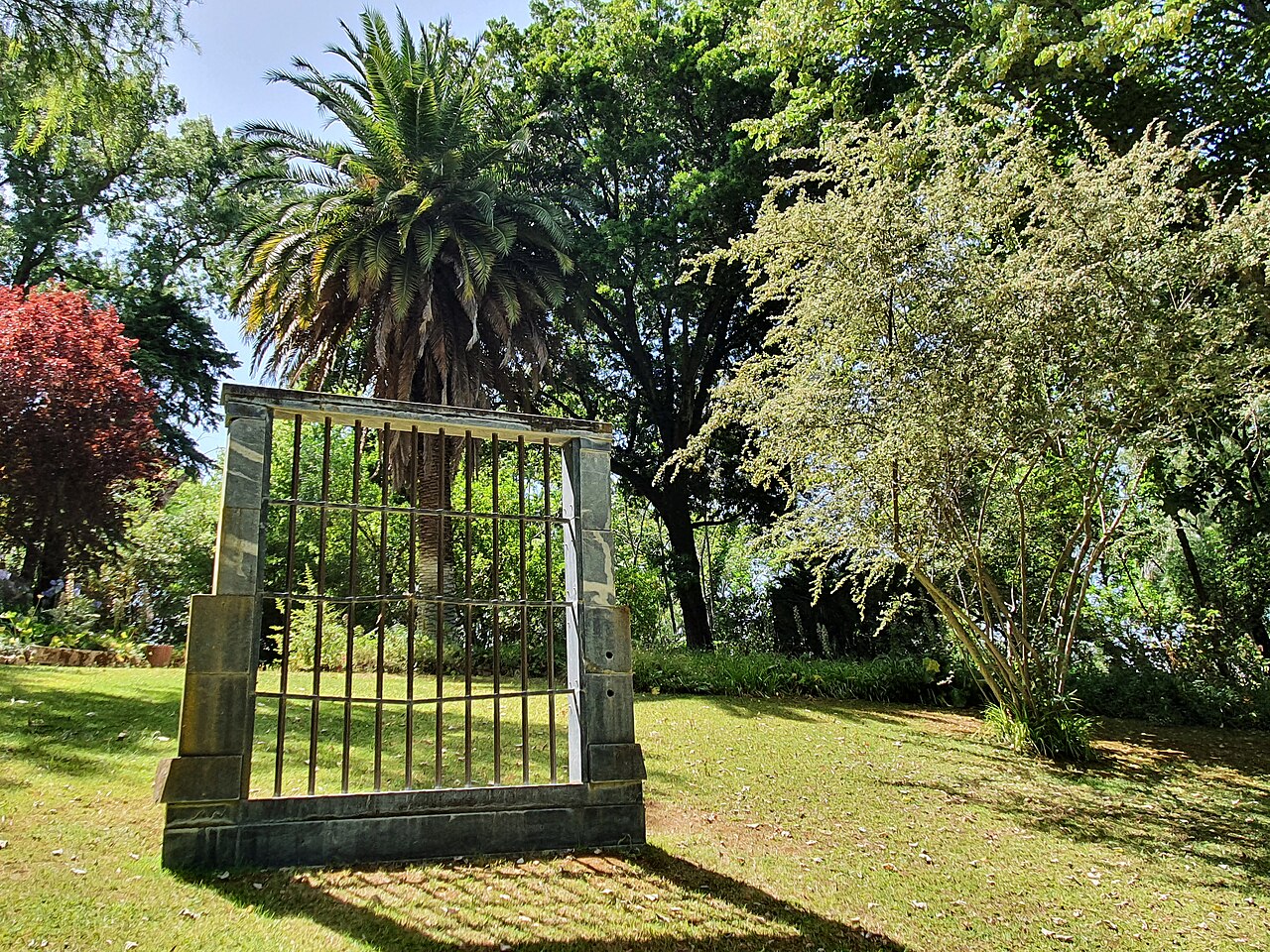 A Janela de Soror Mariana by João Cutileiro