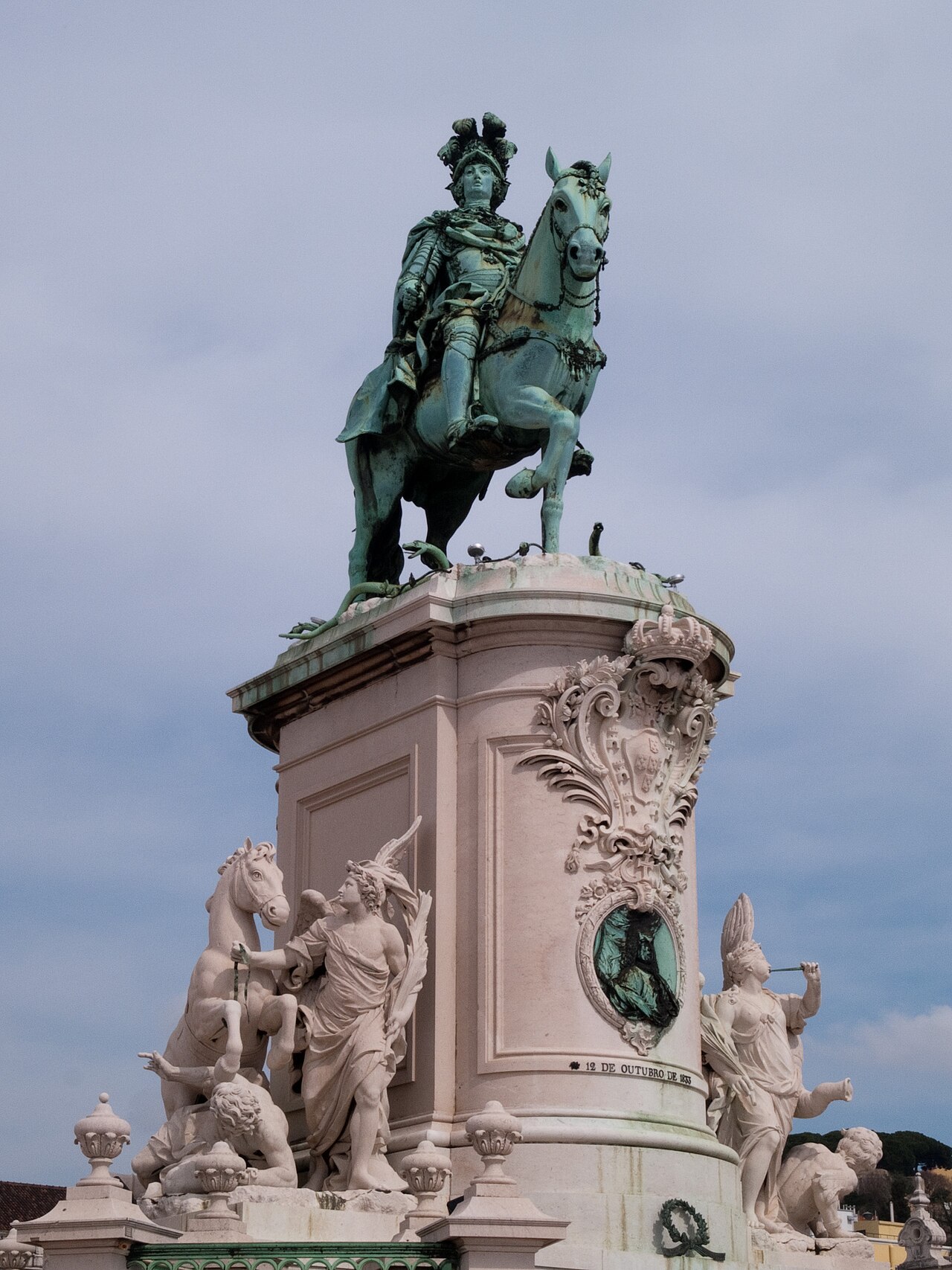 statue of José I of Portugal by Joaquim Machado de Castro