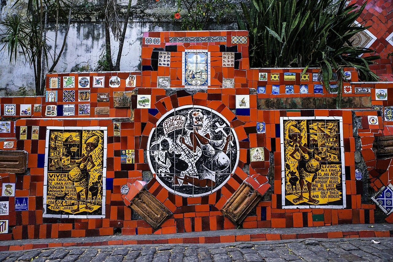 Painel Viver na Favela by Jorge Selarón