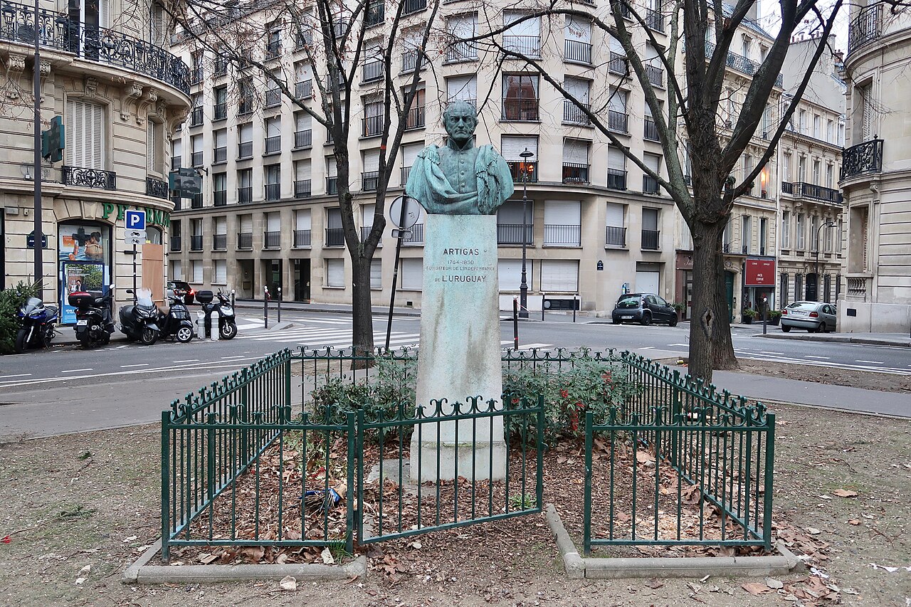 Bust of José Gervasio Artigas by José Luis Zorrilla de San Martín