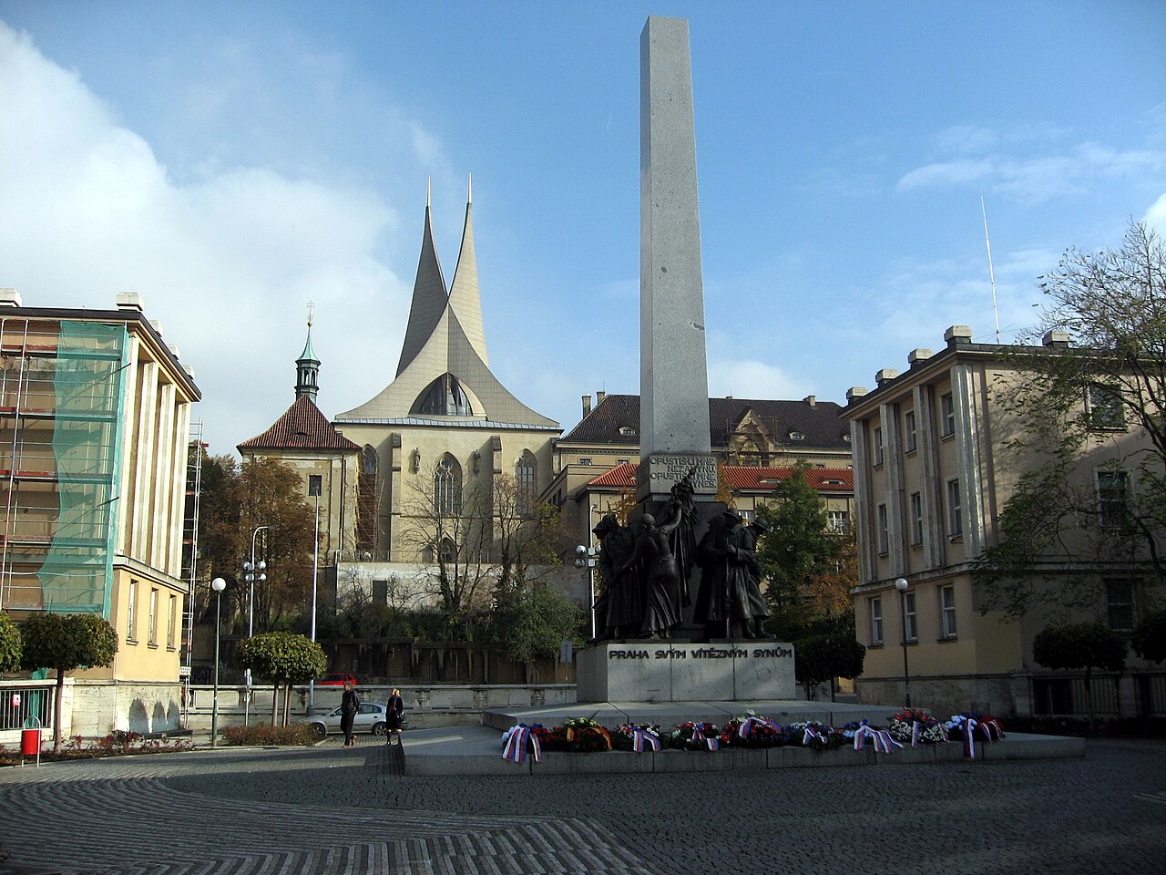 Praha svým vítězným synům by Josef Mařatka