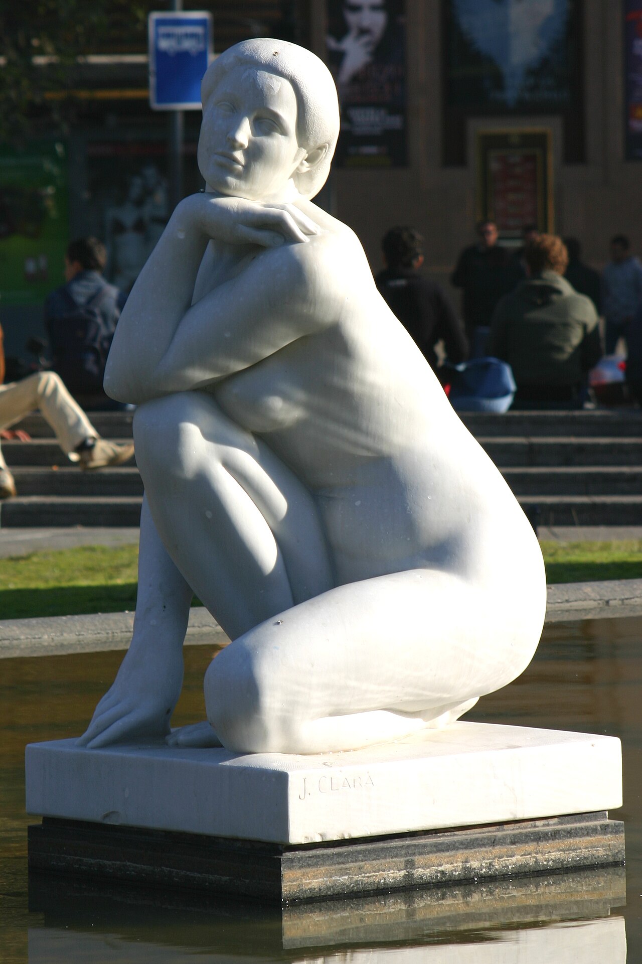 La deessa (Josep Clarà) by Josep Clarà i Ayats