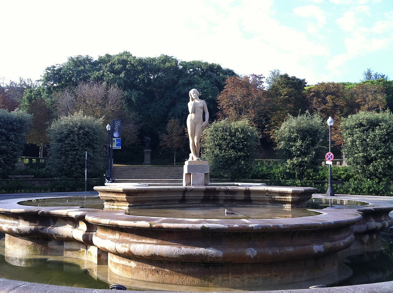 Font la Bellesa by Josep Llimona i Bruguera