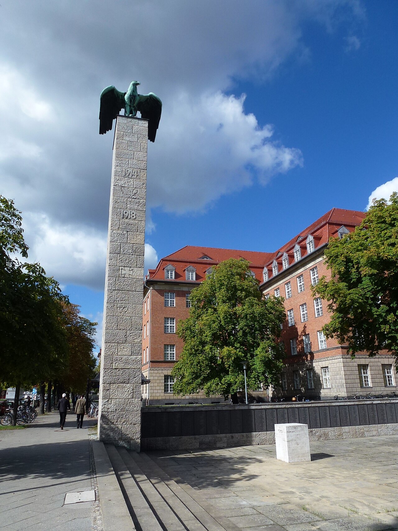 Siemens-Ehrenmal by Joseph Wackerle