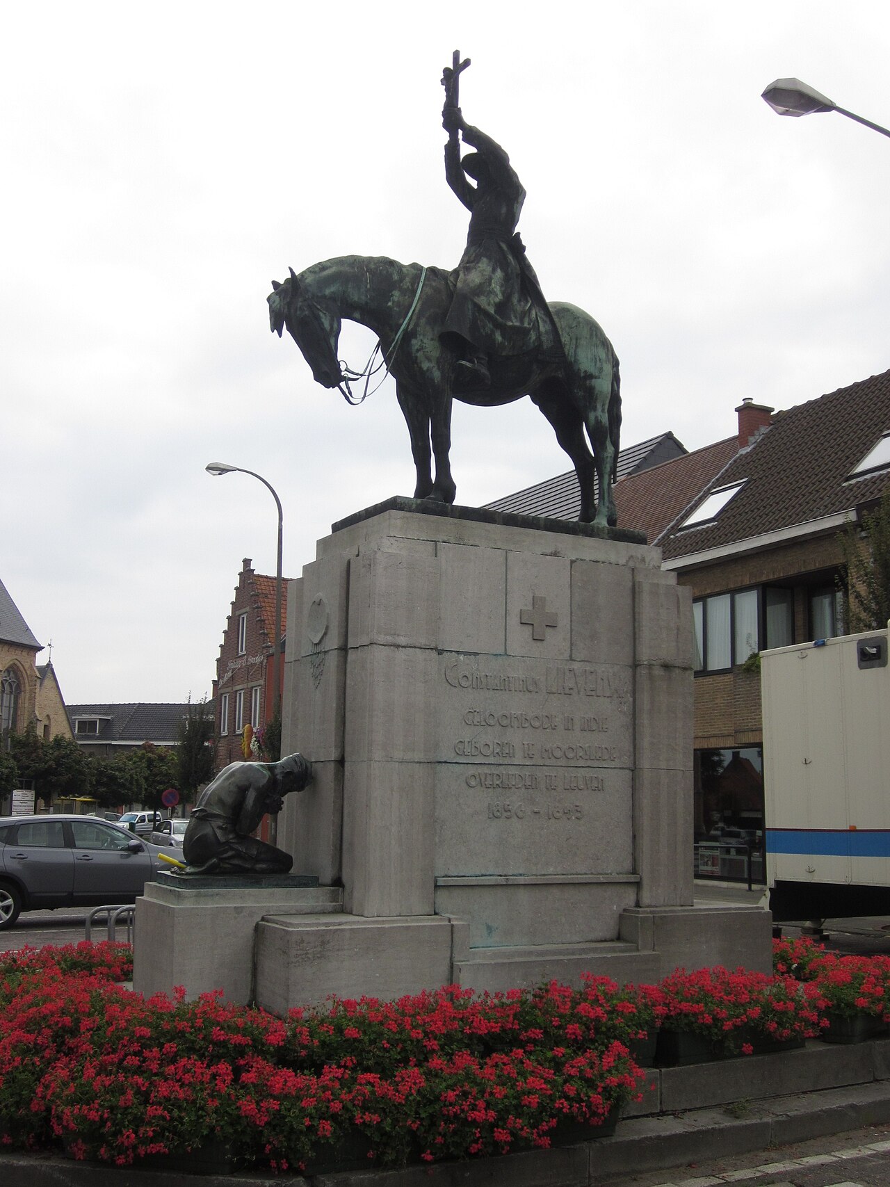 Statue Constant Lievens by Josue Dupon
