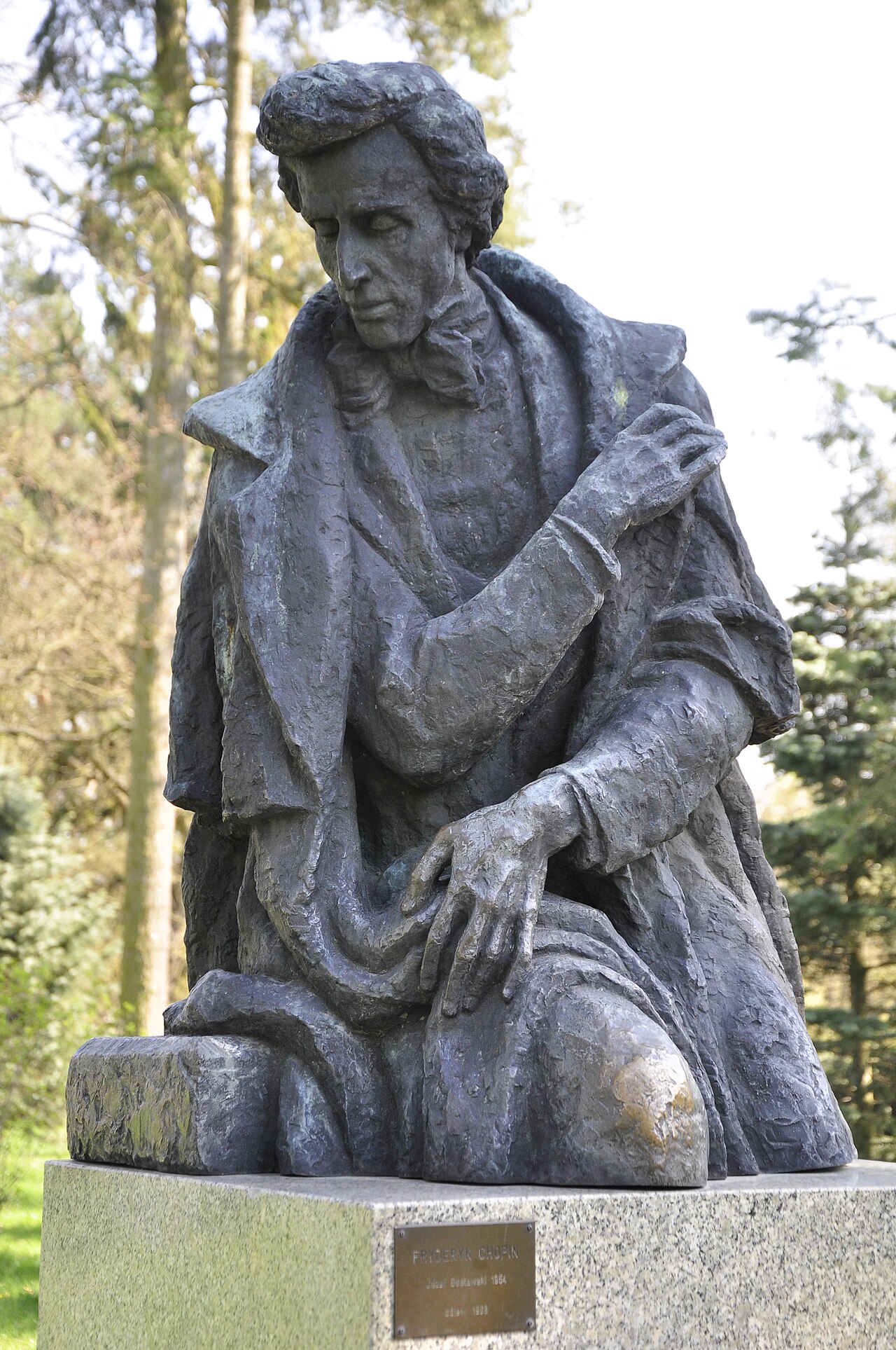 Frédéric Chopin monument in Żelazowa Wola by Józef Gosławski