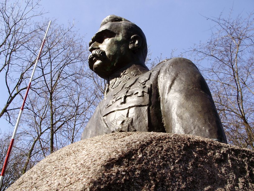 Józef Piłsudski monument by Józef Gosławski