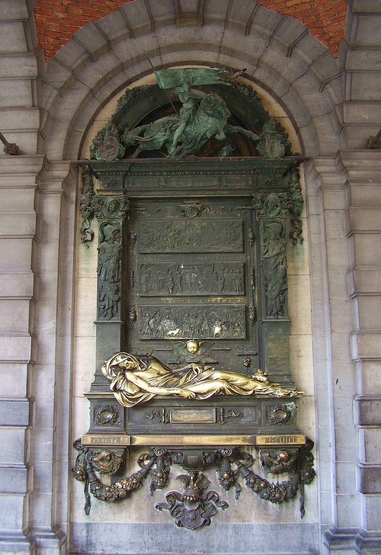 Everard 't Serclaes memorial by Julien Dillens