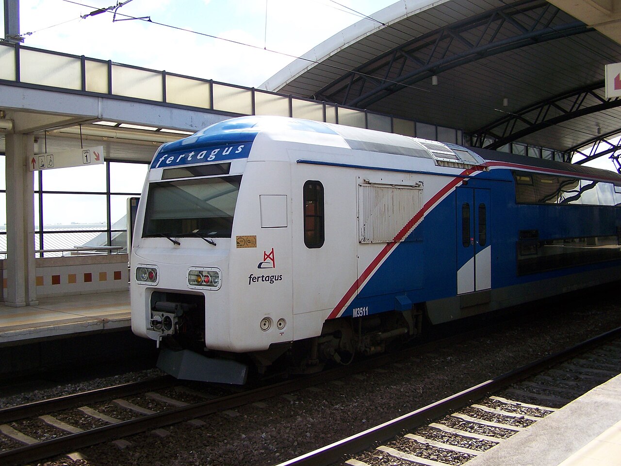 Corroios train station by Júlio Pomar