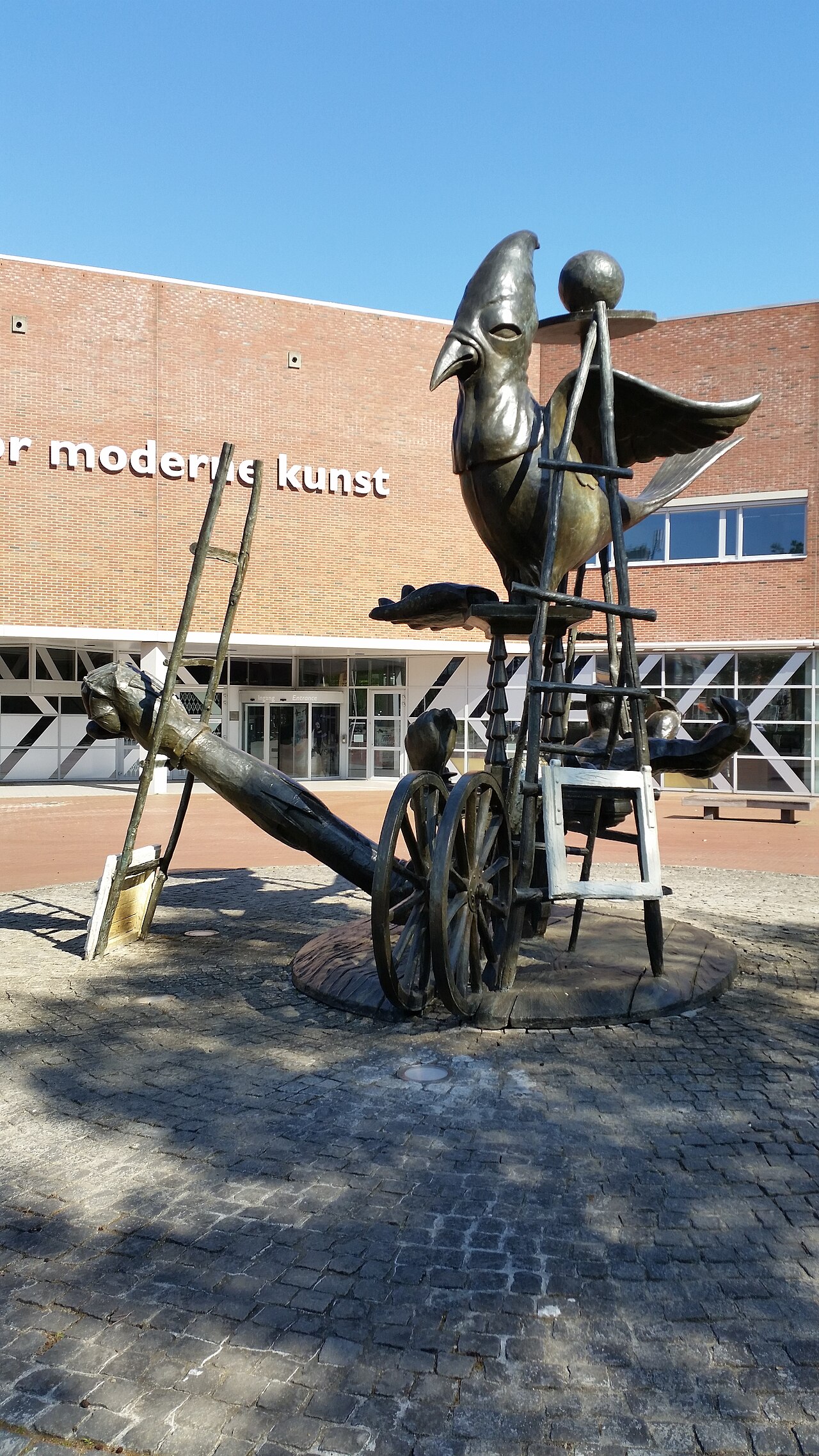 The fountain by Karel Appel